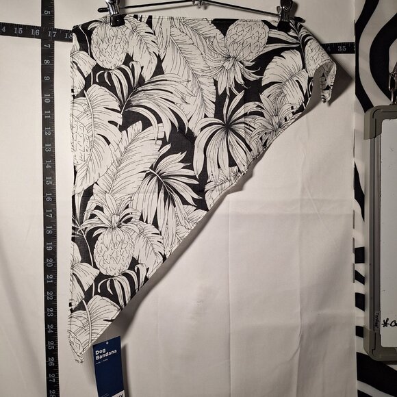 Old Navy Dog Bandanna - Black White Tropical L-XL - Picture 4 of 5